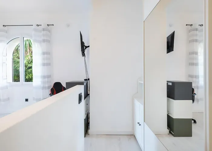 Le Rubis Apartment