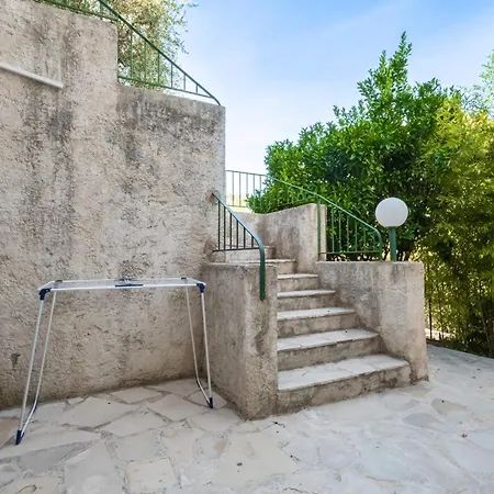 Le Rubis *